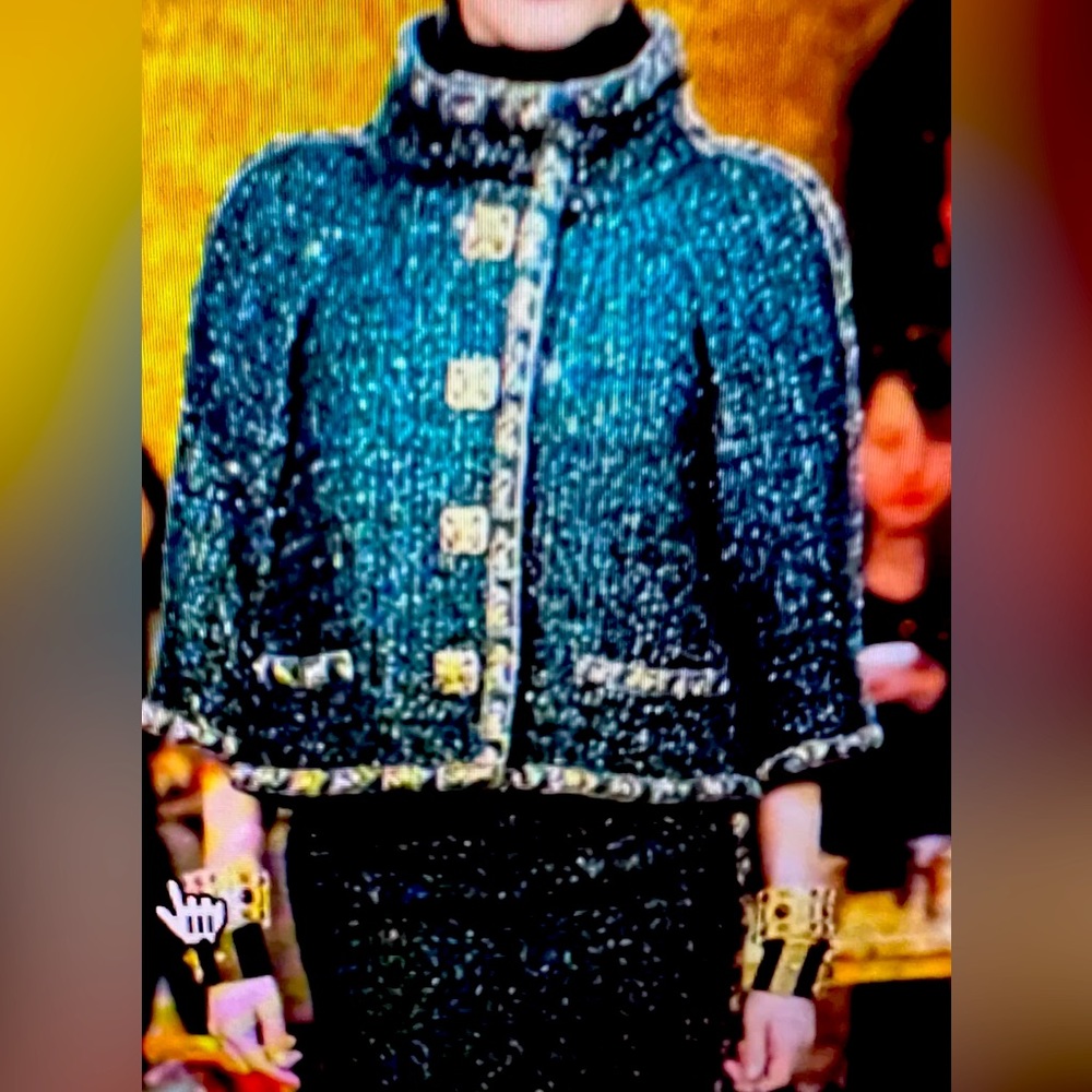 Chanel 11A VINTAGE Paris-Byzance Green Gold GRIPOIX buttons JACKET ONLY FR-38.